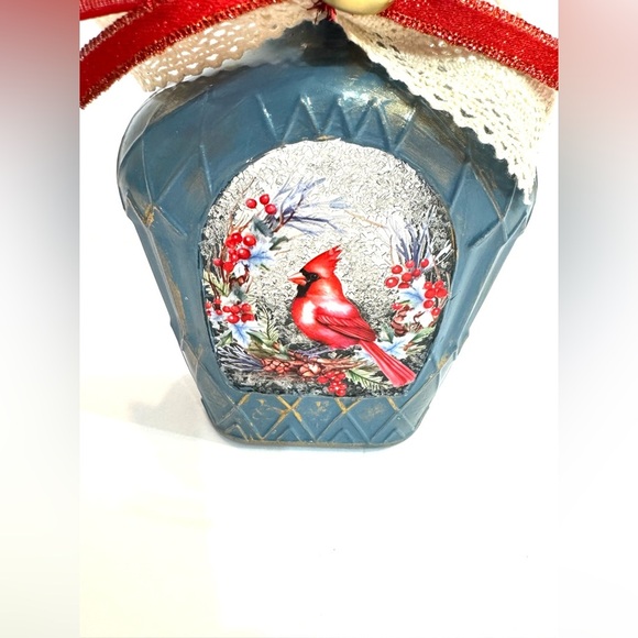 New OOAK Blue Cardinal Decorative Glass Bottle - Picture 3 of 4